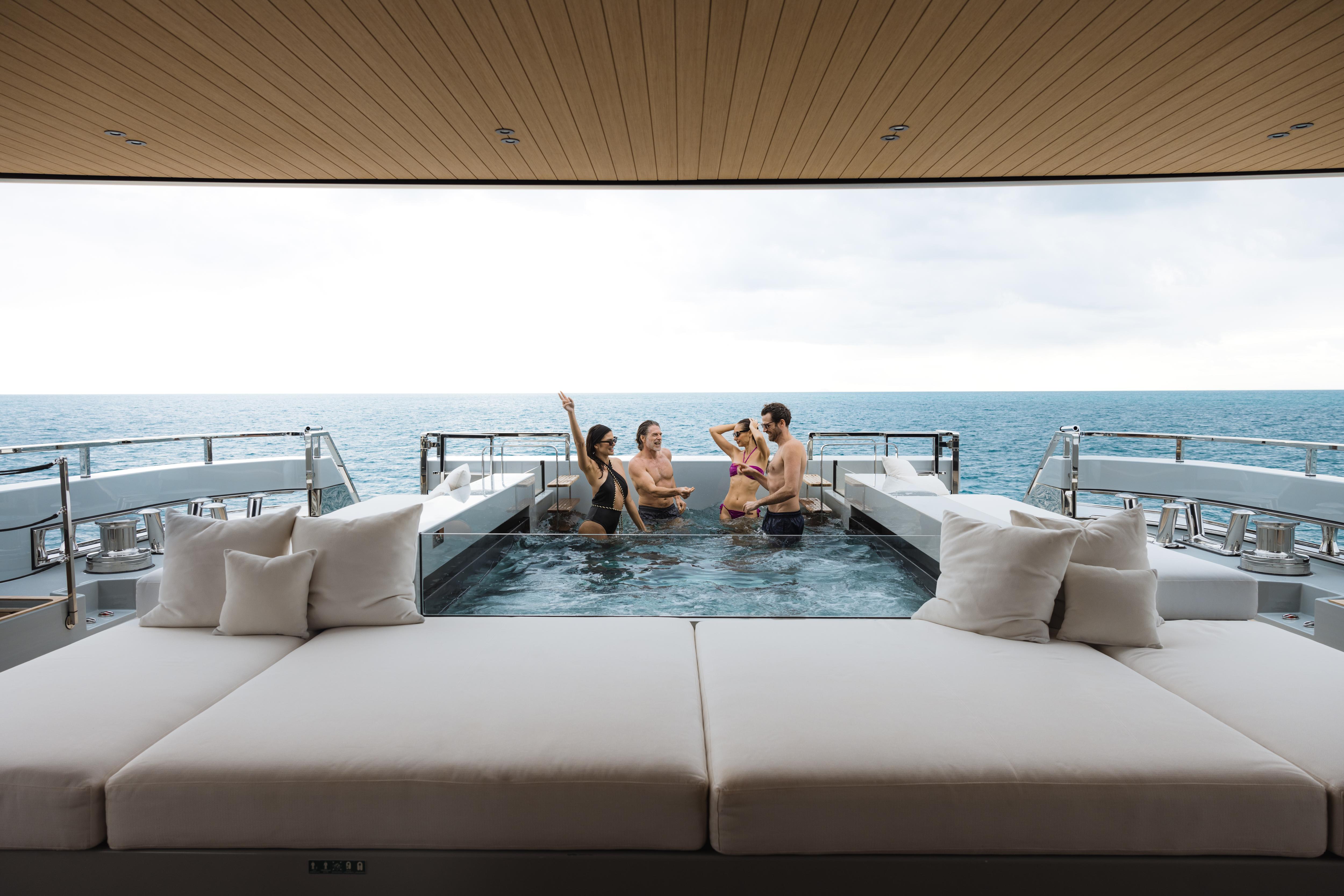 lifestyle-superyachts-yachts-virtuosity-main-deck_fraseryachts-PBilptW3.jpg