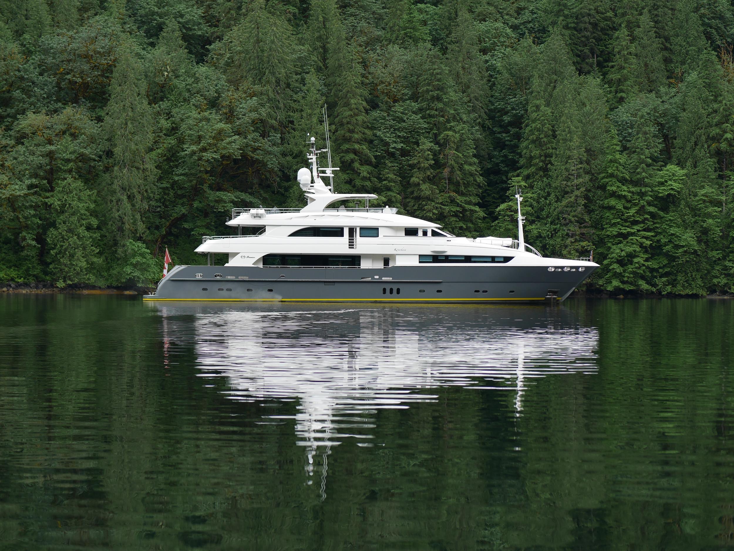 Aboard STAY SALTY a 135ft (41.15m) luxury motor yacht , built by HORIZON in 2010