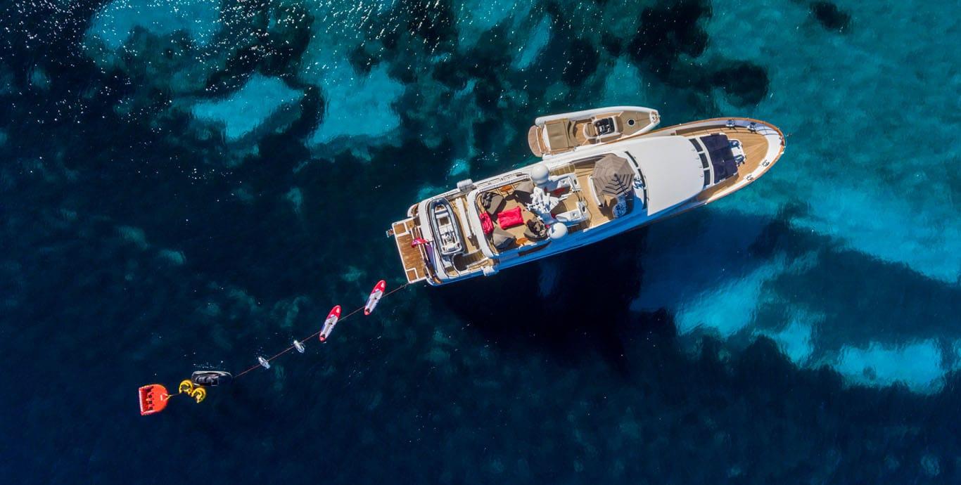 Aboard SOGNO a 99ft (30.2m) luxury motor yacht , built by BENETTI in 2008
