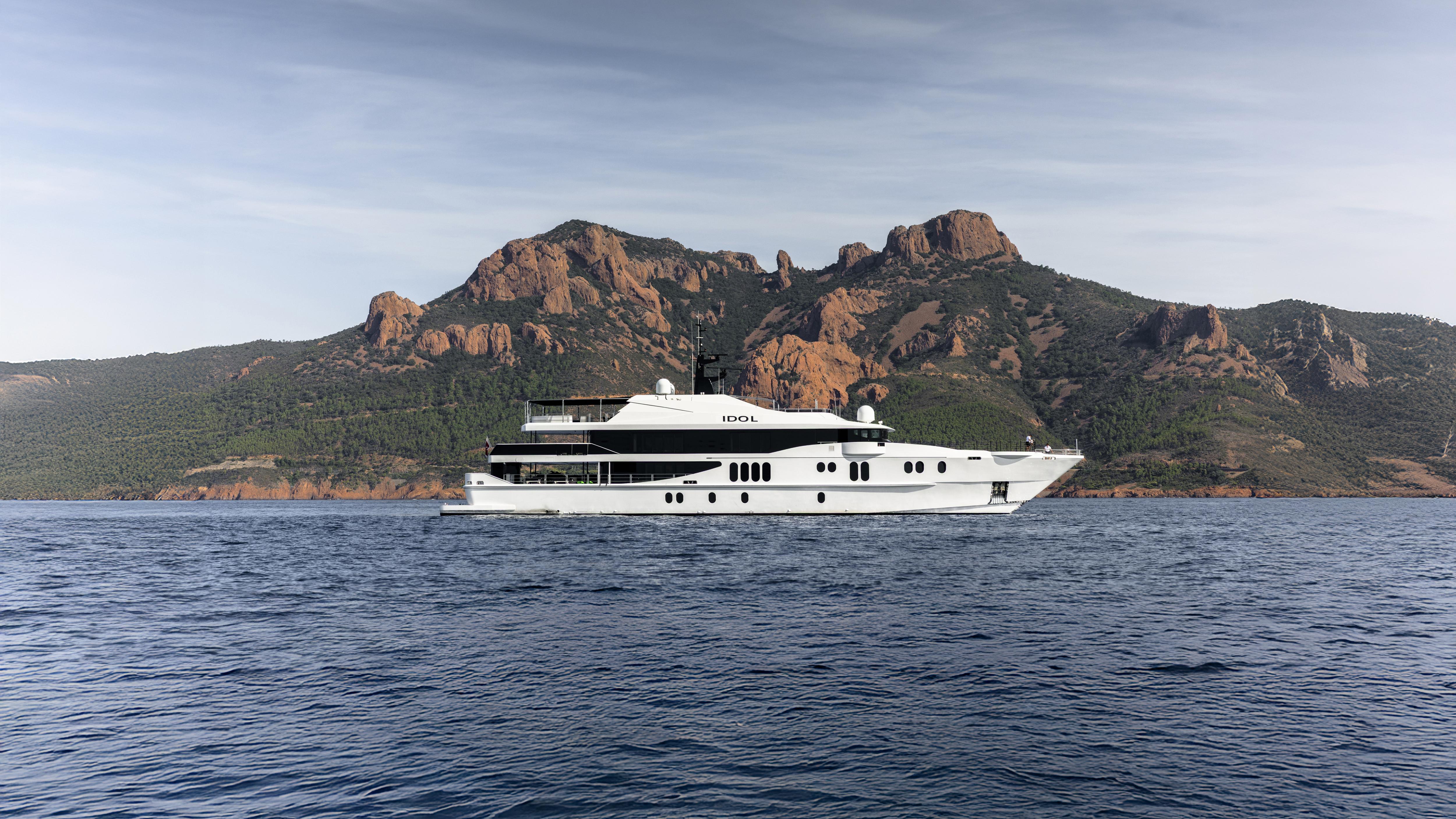 IDOL motor yacht for Sale by Fraser Yachts, built by AUSTAL
