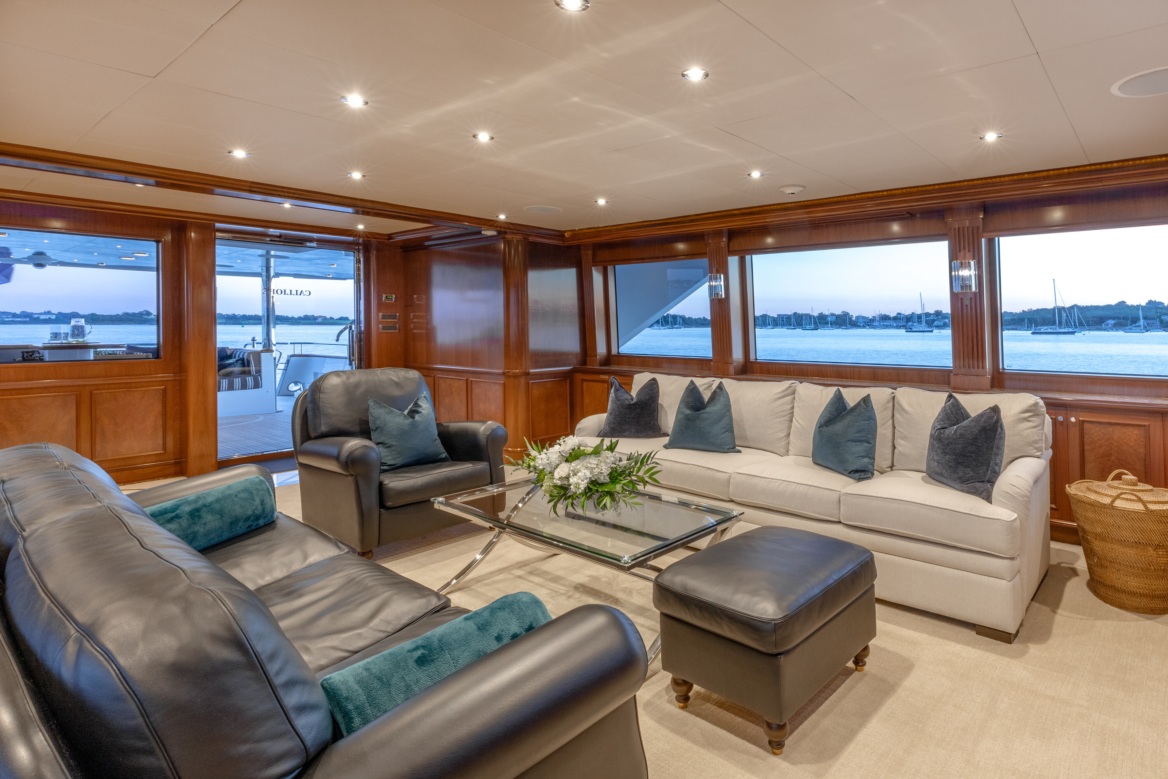 Aboard CALLIOPE a 142ft (43.28m) luxury motor yacht for Sale available with Fraser Yachts, built by RICHMOND YACHTS in 2007