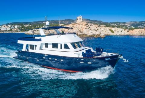 Aboard MAXMARA a 69ft (21.31m) luxury motor yacht , built by CUSTOM BUILT in 2007