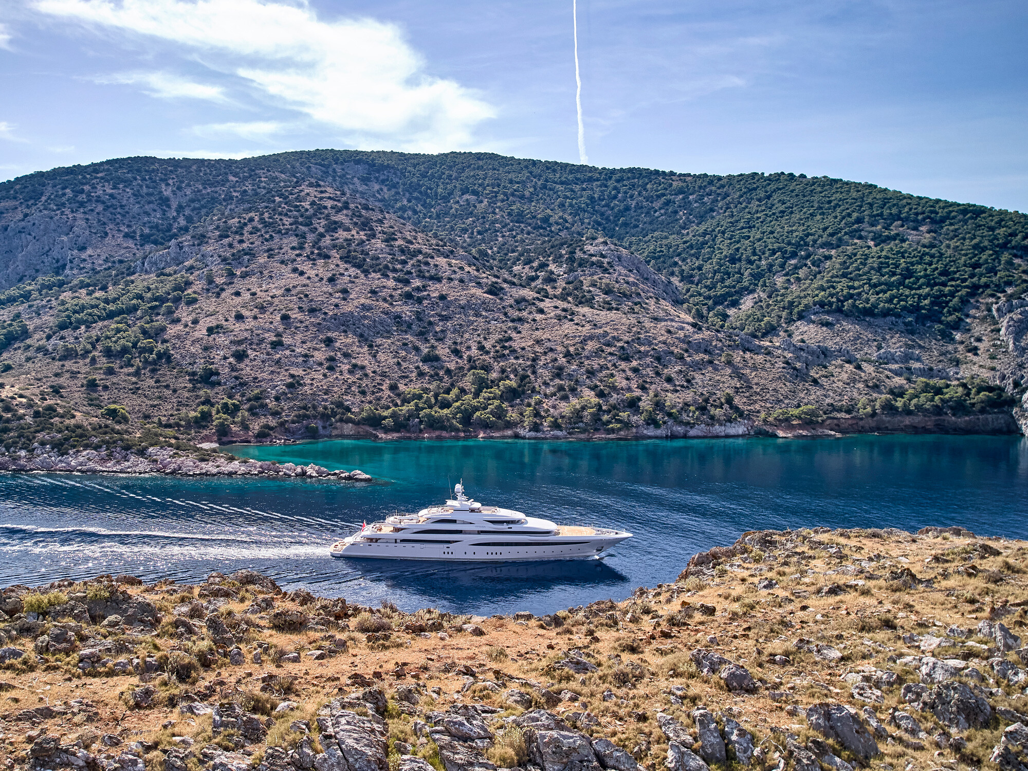 Aboard O'PTASIA a 278ft (84.73m) luxury motor yacht for Sale & Charter available with Fraser Yachts, built by GOLDEN YACHTS in 2018