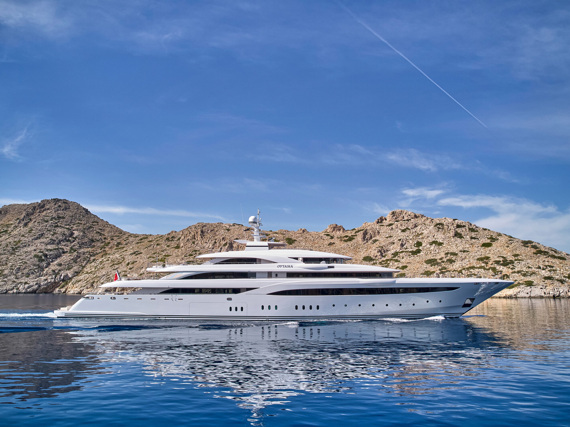 Aboard O'PTASIA a 278ft (84.73m) luxury motor yacht for Sale & Charter available with Fraser Yachts, built by GOLDEN YACHTS in 2018