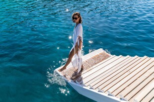 https://media.fraseryachts.com/Yachts/Y1065_KrB_MC/images/yachtfolio/o-ptasia-beach-house_87817-t9GP9Myg.jpg?vh=bd9e77&w=310