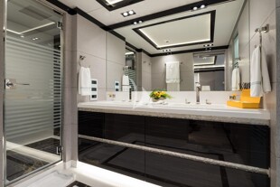 https://media.fraseryachts.com/Yachts/Y1065_KrB_MC/images/yachtfolio/o-ptasia-en-suite-facilities_134824-uevSASz0.jpg?vh=0962c2&w=310