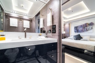 https://media.fraseryachts.com/Yachts/Y1065_KrB_MC/images/yachtfolio/o-ptasia-en-suite-facilities_87919-lducIMAt.jpg?vh=5cbe08&w=310