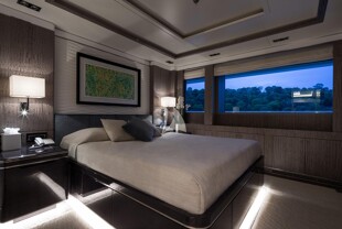 https://media.fraseryachts.com/Yachts/Y1065_KrB_MC/images/yachtfolio/o-ptasia-guest-cabin-7_87882-Hvo3PEfN.jpg?vh=0bd56a&w=310