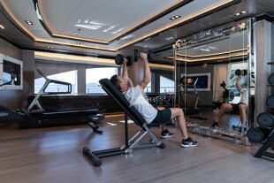 https://media.fraseryachts.com/Yachts/Y1065_KrB_MC/images/yachtfolio/o-ptasia-gym_87751-vqhqB0bR.jpg?vh=3ee930&w=310