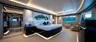 https://media.fraseryachts.com/Yachts/Y1065_KrB_MC/images/yachtfolio/o-ptasia-owner-s-suite_87904-BtqBHMmM.jpg?vh=a99dc2&w=310