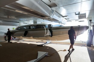 https://media.fraseryachts.com/Yachts/Y1065_KrB_MC/images/yachtfolio/o-ptasia-rcio-p2mvq-q_87834-9mGLTEpl.jpg?vh=0dfc9d&w=310
