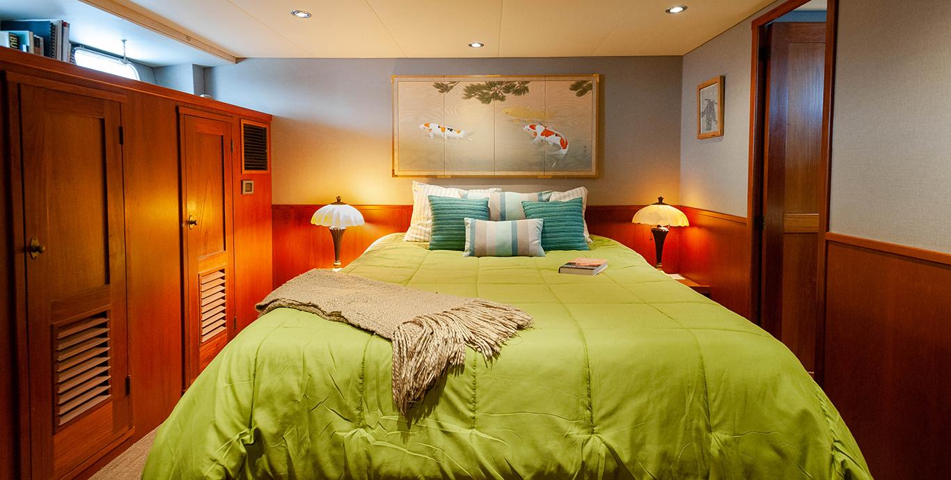 Aboard STAR QUEEN a 57ft (17.37m) luxury motor yacht , built by JONES-GOODELL in 1974