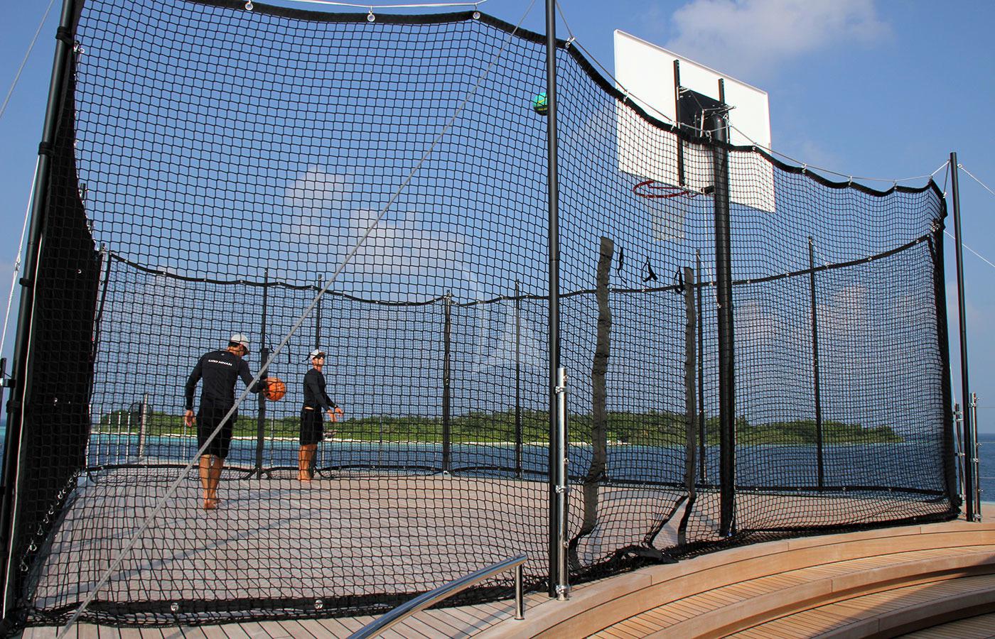 83-50-basketball-court-on-bow_126917-z0oczYw0.jpg