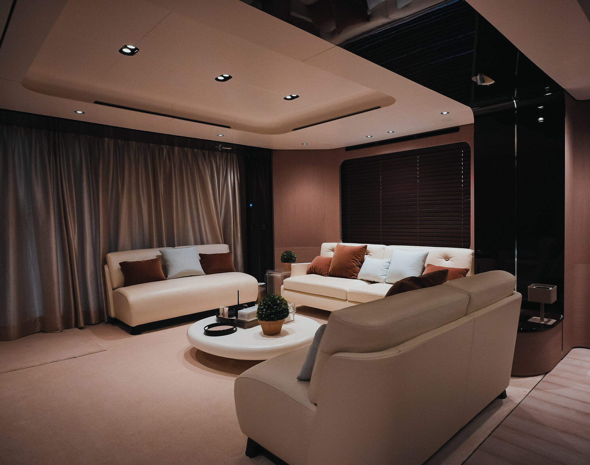 Aboard AZIMUT 27M GRANDE/23 a 87ft (26.78m) luxury motor yacht for Sale available with Fraser Yachts, built by AZIMUT in 2018