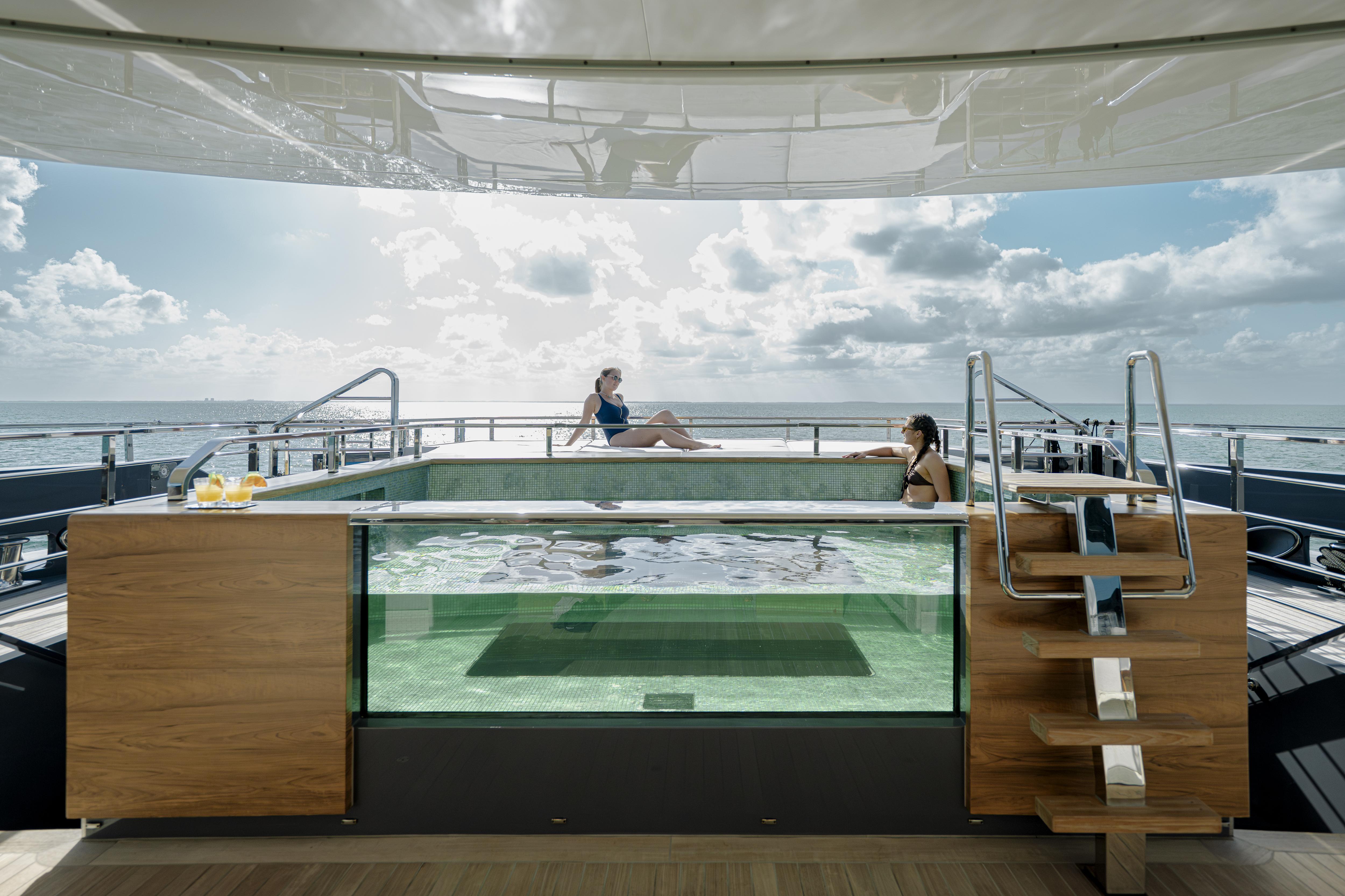 UTOPIA IV motor yacht for Sale & Charter by Fraser Yachts, built by ROSSINAVI