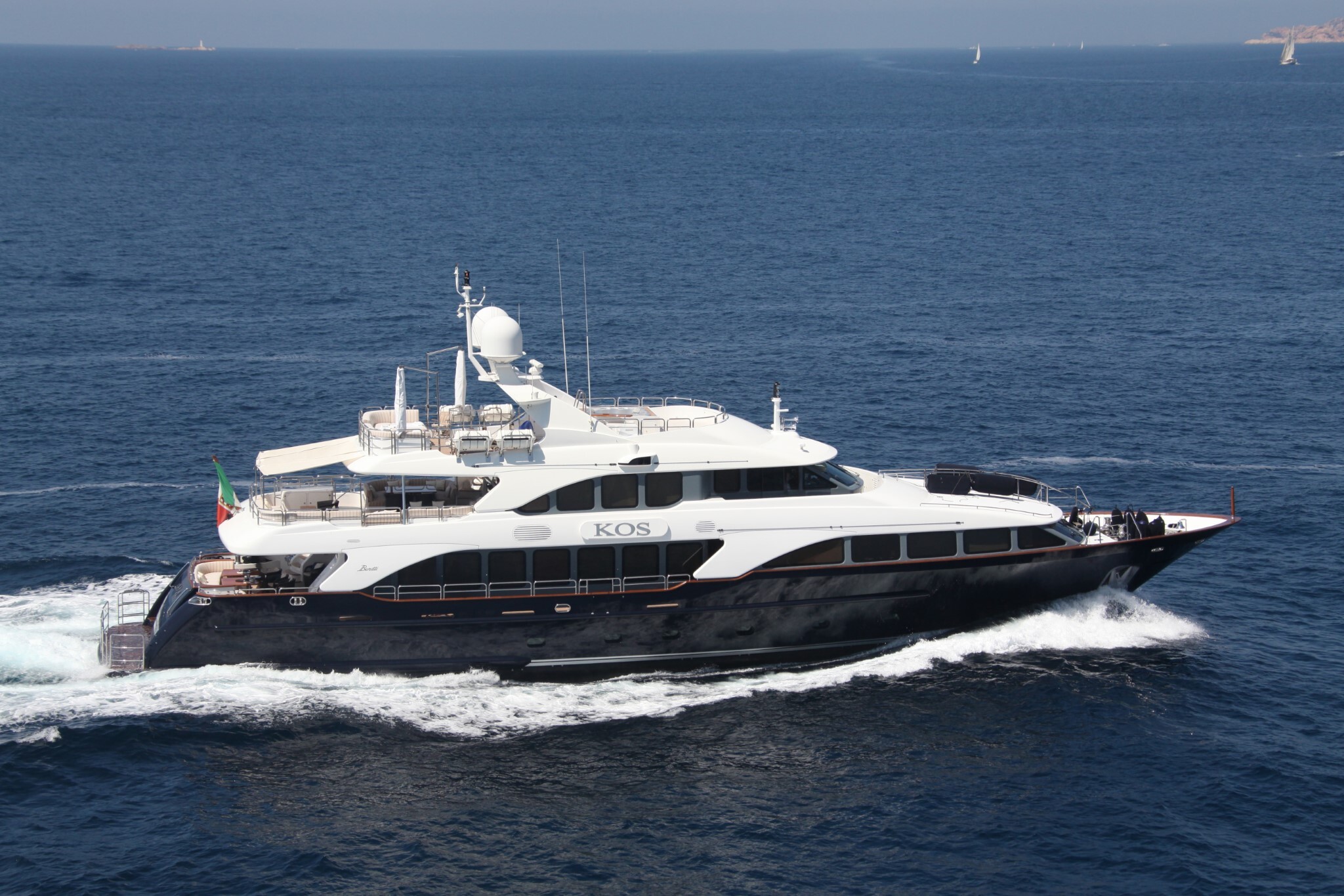 KOS motor yacht for Sale by Fraser Yachts, built by BENETTI