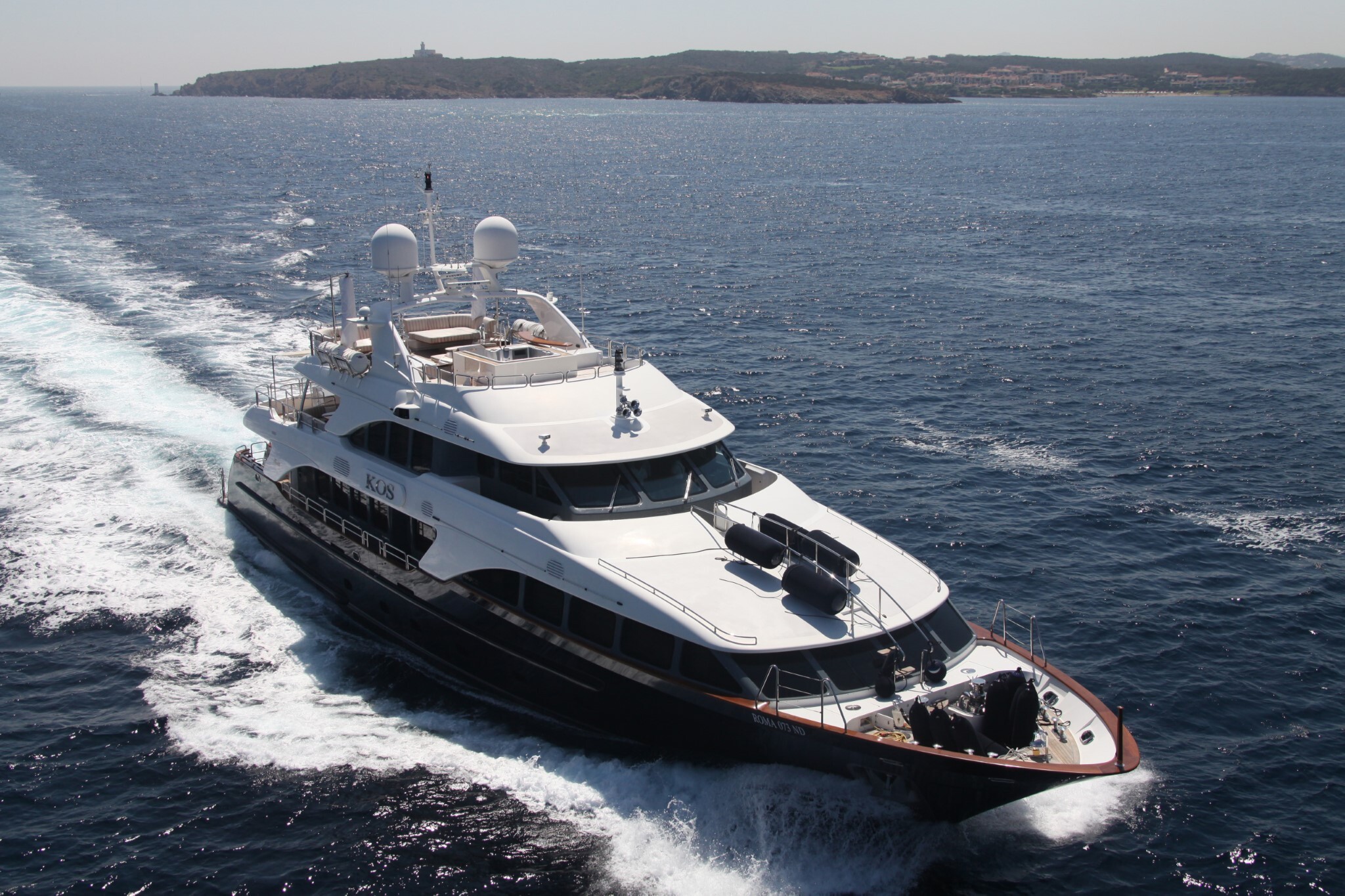 KOS motor yacht for Sale by Fraser Yachts, built by BENETTI