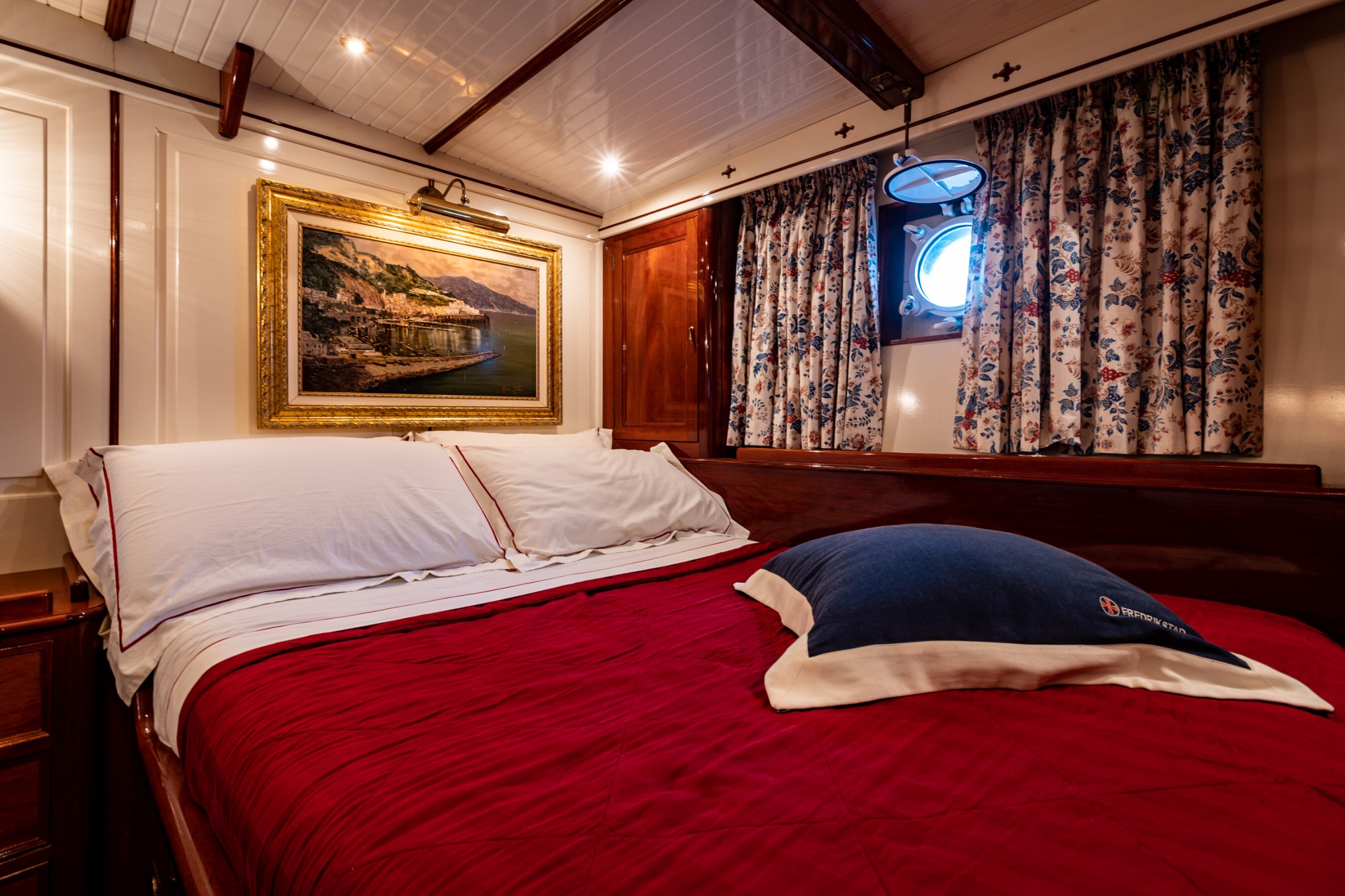 Aboard FREDRIKSTAD a 75ft (22.86m) luxury motor yacht , built by SMEDVIK MEK in 1968