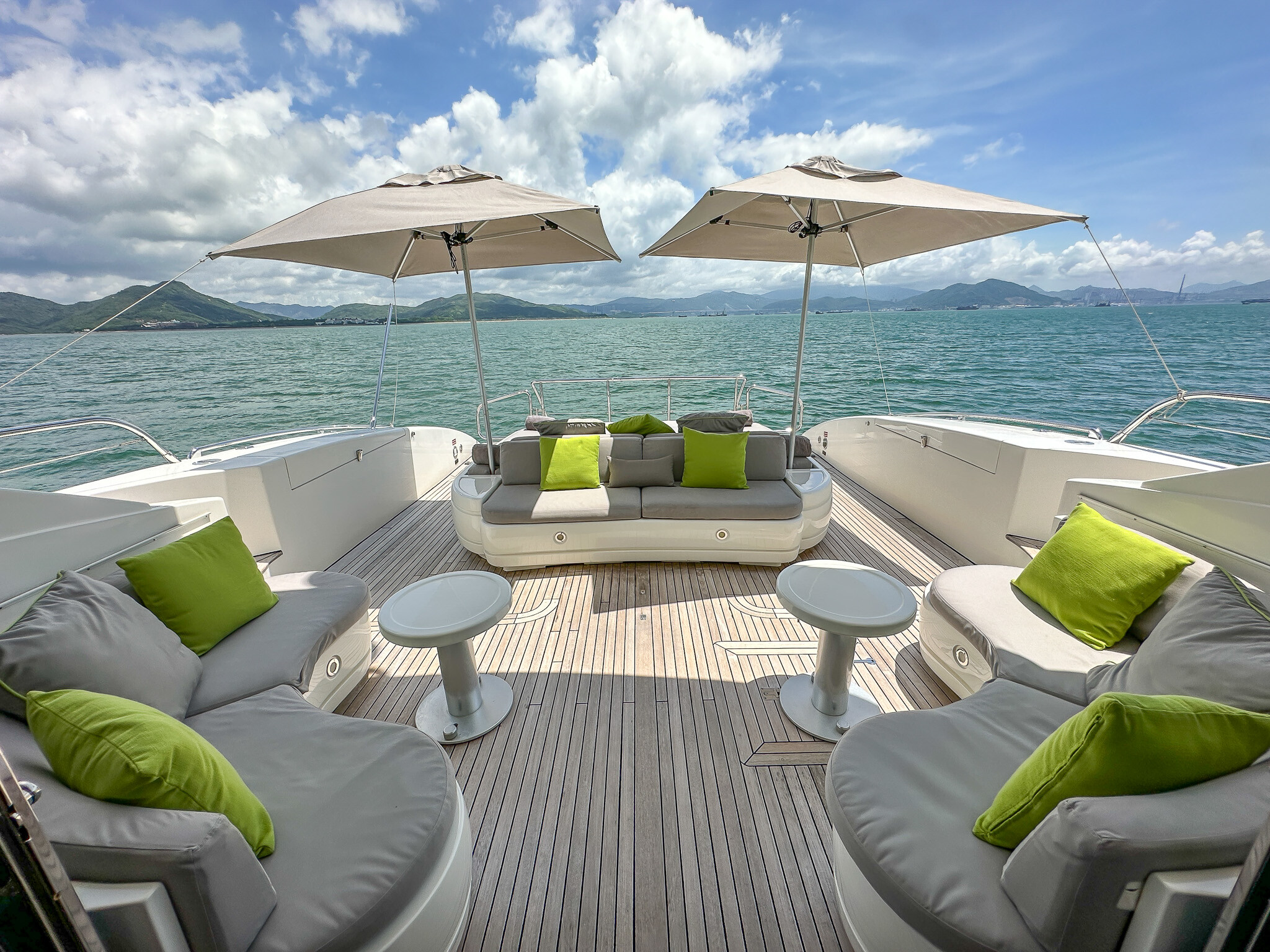 Aboard BEAR MARKET a 92ft (28.27m) luxury motor yacht , built by OVERMARINE in 2003