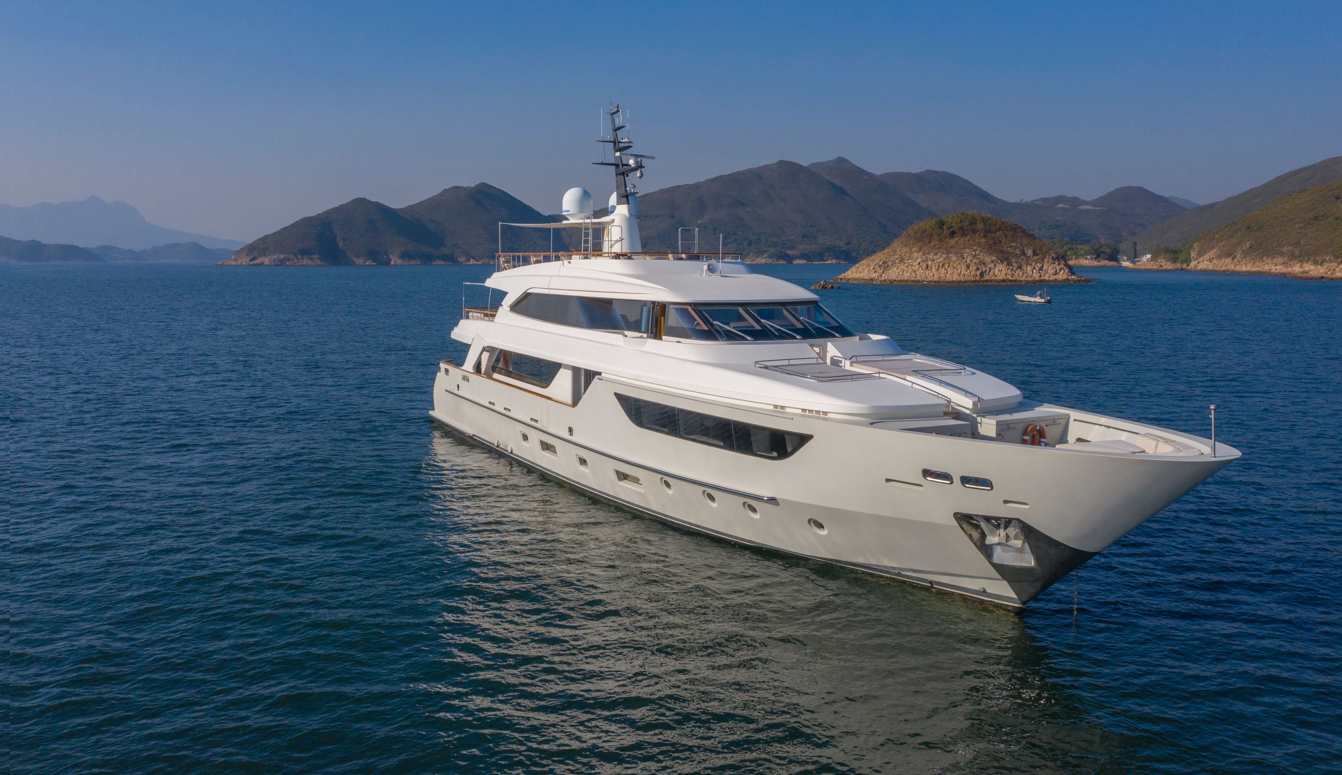 Aboard AL SADEEM a 123ft (37.75m) luxury motor yacht , built by SANLORENZO in 2012