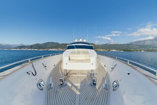 https://media.fraseryachts.com/Yachts/Y165_IM_MC/images/yachtfolio/annabel-ii-foredeck_139108-VMPLfkpl.jpg?vh=ef56ab&w=310