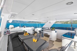 https://media.fraseryachts.com/Yachts/Y165_IM_MC/images/yachtfolio/annabel-ii-sundeck_139088-HDcq118G.jpg?vh=982c14&w=310