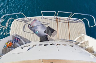https://media.fraseryachts.com/Yachts/Y165_IM_MC/images/yachtfolio/annabel-ii-swim-platform_139094-e29ROihV.jpg?vh=8d873d&w=310