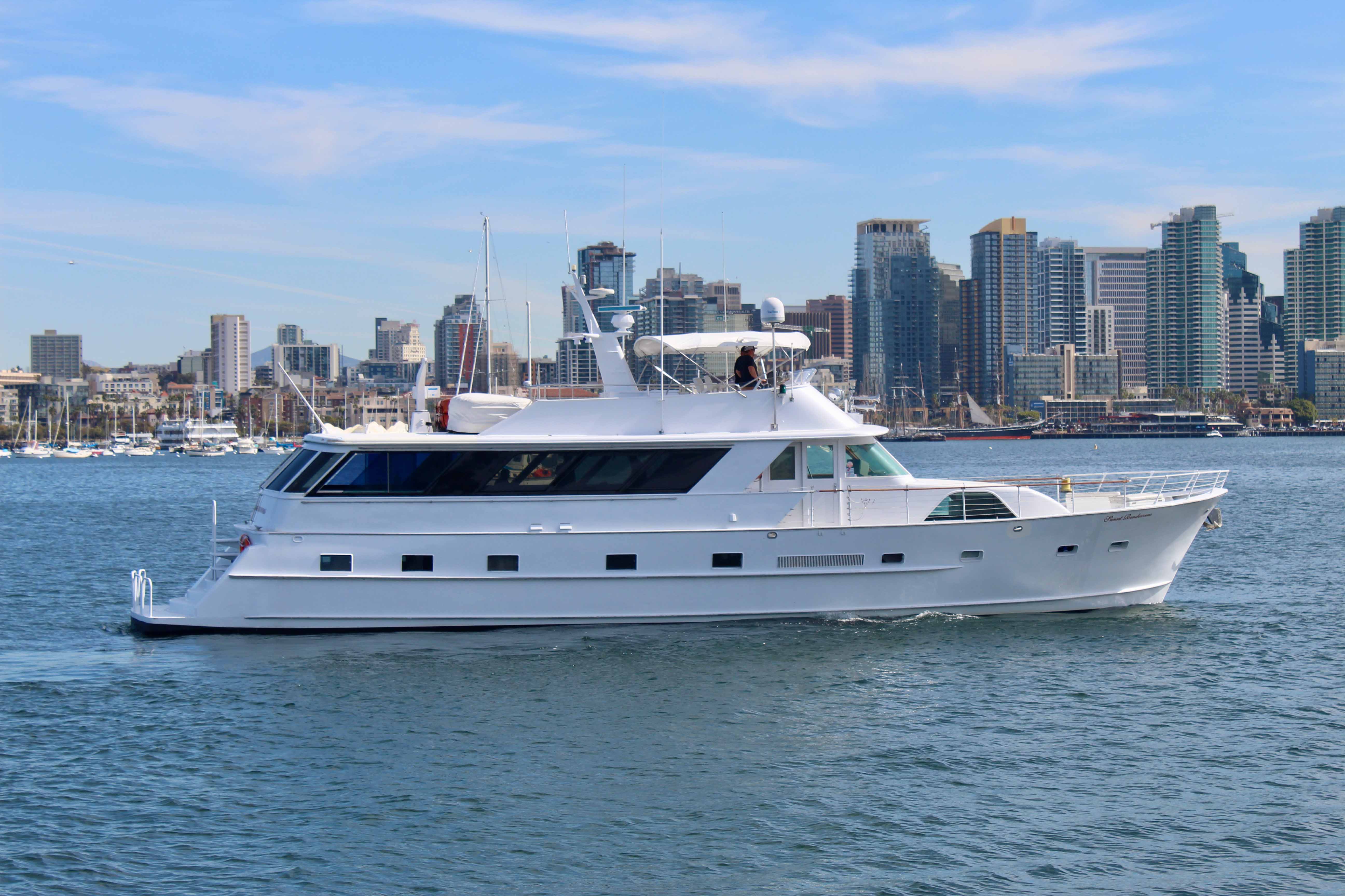 Aboard SUNSET RENDEZVOUS a 80ft (24.38m) luxury motor yacht , built by BROWARD in 1979
