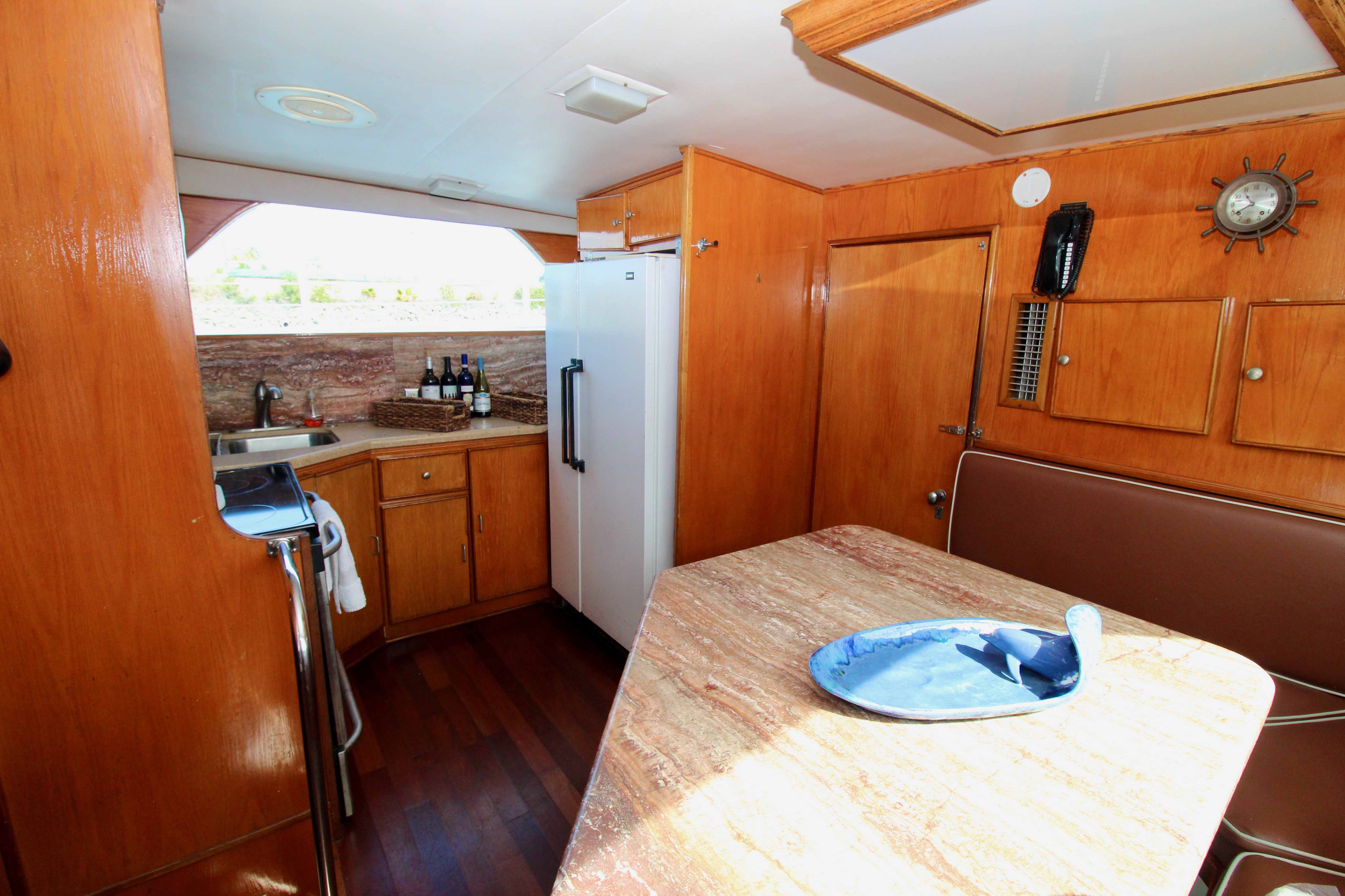 SUNSET RENDEZVOUS Yacht | Fraser