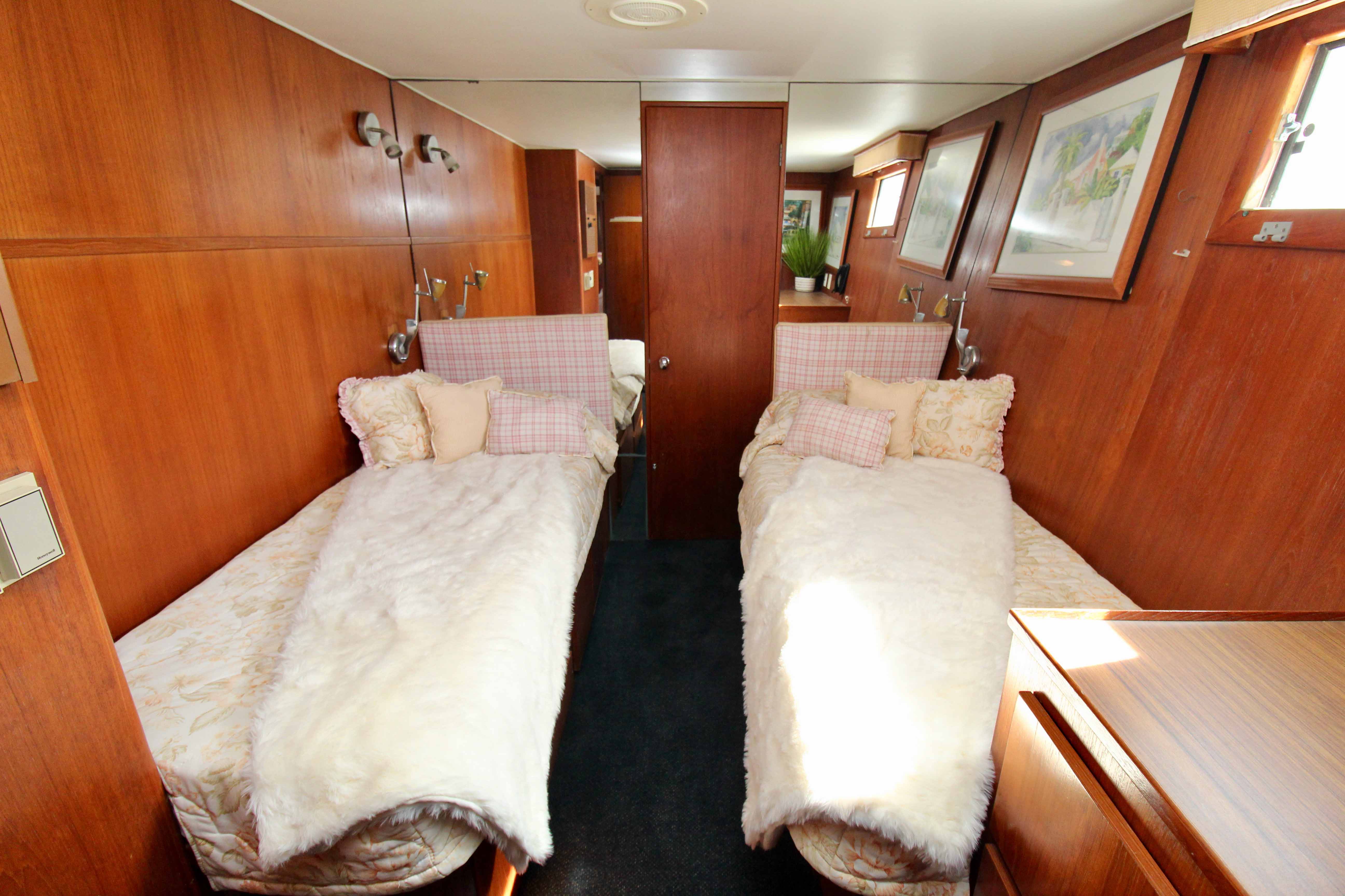 SUNSET RENDEZVOUS Yacht Fraser