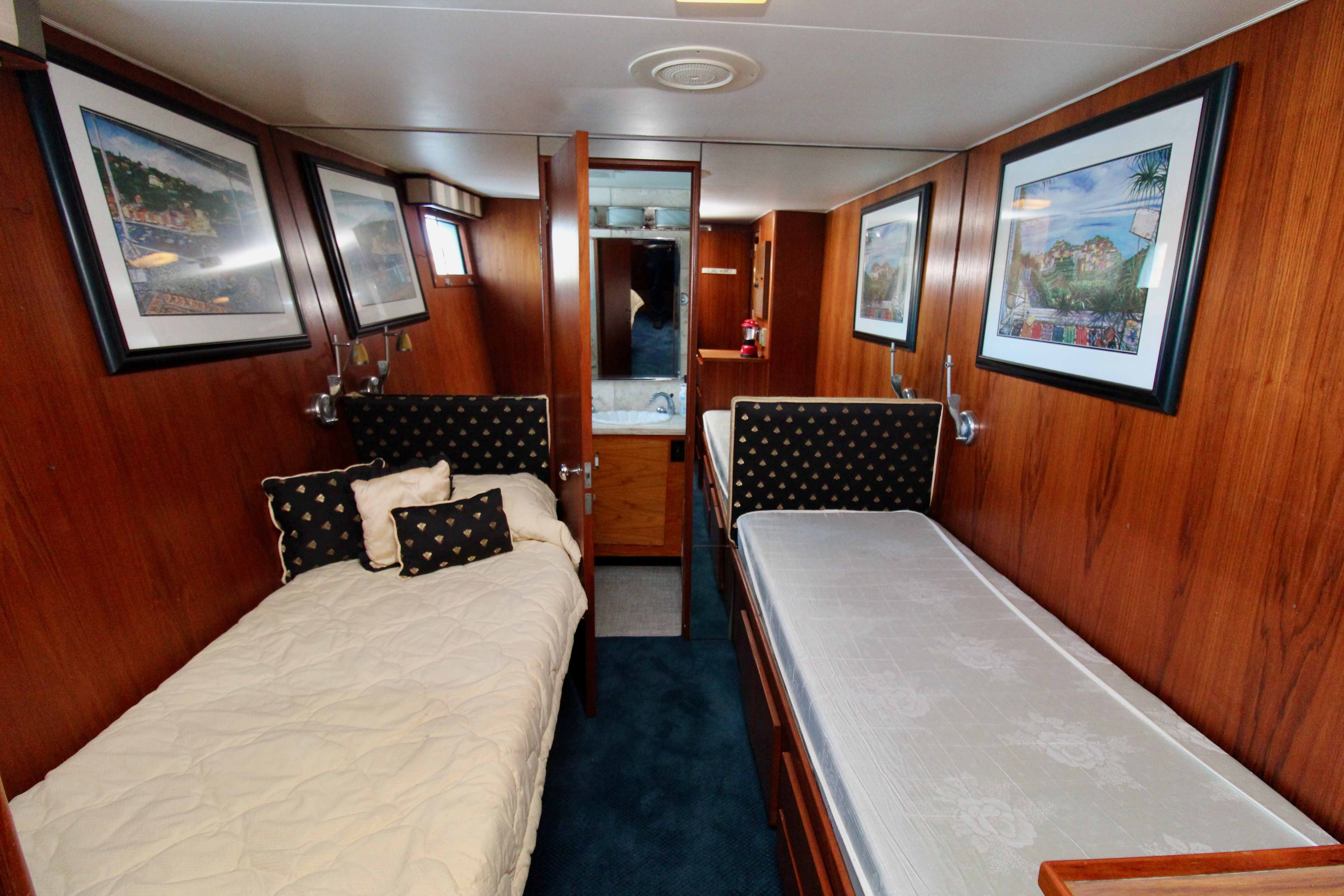 SUNSET RENDEZVOUS Yacht Fraser