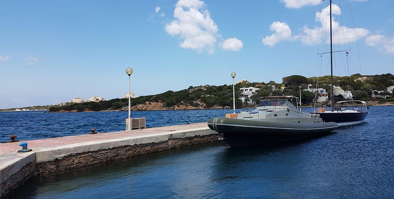 Aboard TOM TIT B a 50ft (15.24m) luxury motor yacht , built by RUPERT SWENSKA AB SWEDEN in 2000
