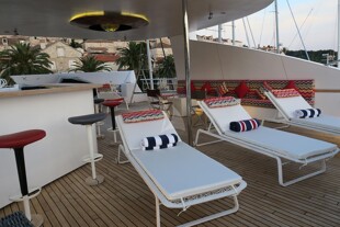 https://media.fraseryachts.com/Yachts/Y1738_MC_MC/images/yachtfolio/joyme-oor4sczyewr-jpg_51545-y42QzYMy.jpg?vh=c94c77&w=310