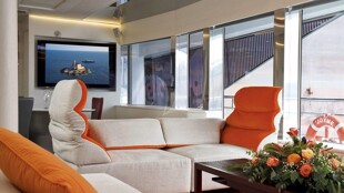 https://media.fraseryachts.com/Yachts/Y1738_MC_MC/images/yachtfolio/joyme-pqa4kv3pryif_51522-HDw2T1hy.jpg?vh=9e481d&w=310