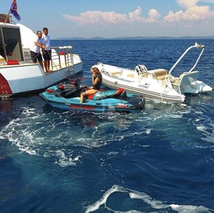 https://media.fraseryachts.com/Yachts/Y1738_MC_MC/images/yachtfolio/joyme-yaagyxbna2g_164162-sTC5k3aw.jpg?vh=d14390&w=310