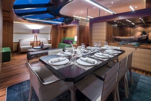 https://media.fraseryachts.com/Yachts/Y1767_MC_MC/images/yachtfolio/39-40-lower-salon-dining_56298-EsTD878p.jpg?vh=b73385&w=310
