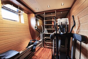 https://media.fraseryachts.com/Yachts/Y1767_MC_MC/images/yachtfolio/39-40-master-cabin-gym_56301-ryQCmKRj.jpg?vh=f57d5f&w=310