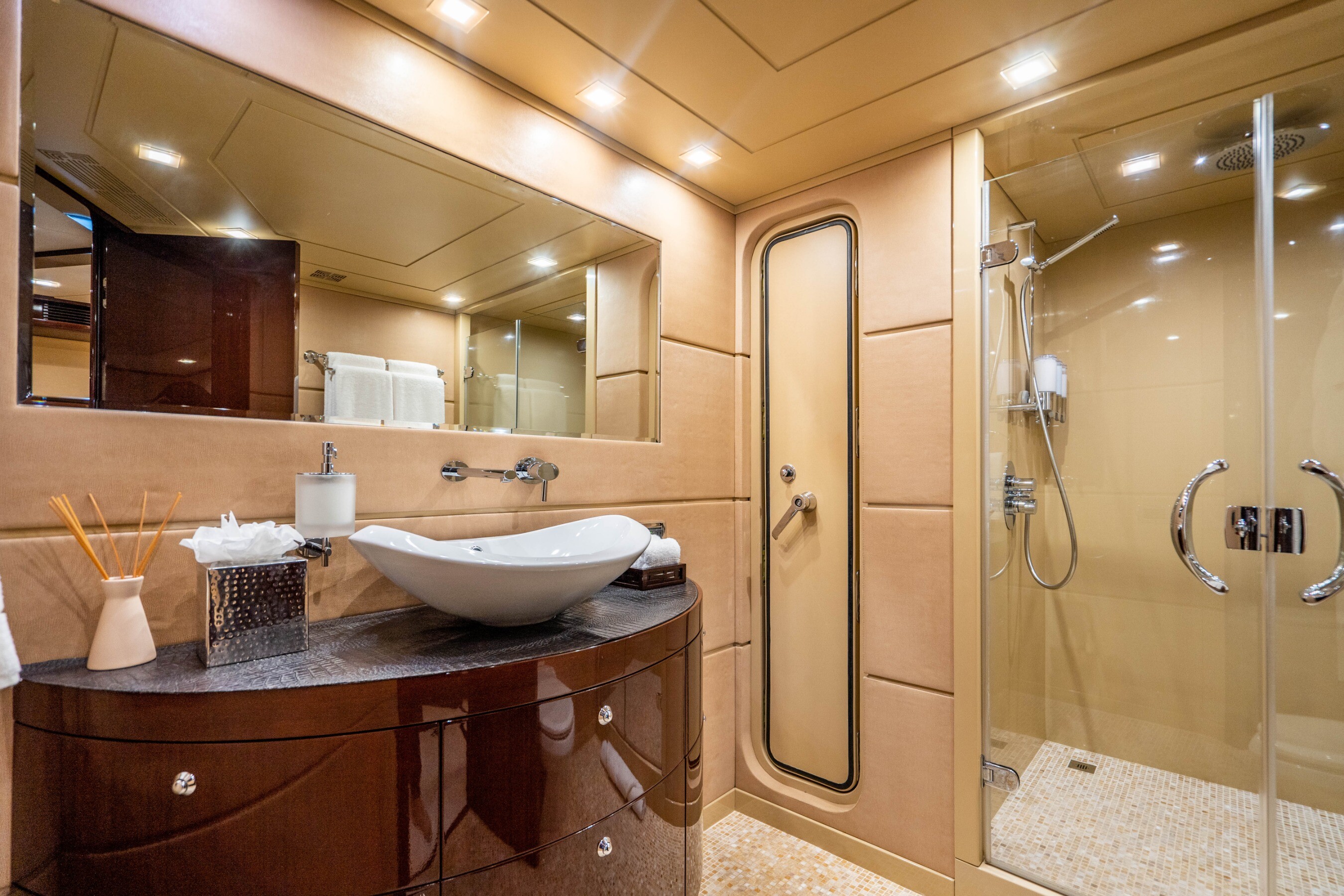 DREAMER Yacht Fraser