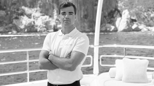 https://media.fraseryachts.com/Yachts/Y1969_KrB_MC/images/yachtfolio/crew/190333-bhmsEdcE.jpg?vh=6e86a5&w=310