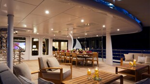 https://media.fraseryachts.com/Yachts/Y1969_KrB_MC/images/yachtfolio/galene-bridge-deck-aft-at-night_190302-NlovoIKi.jpg?vh=dd6fcd&w=310