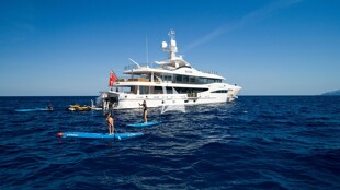 https://media.fraseryachts.com/Yachts/Y1969_KrB_MC/images/yachtfolio/galene-galene-watersports_190314-fgRrqwSF.jpg?vh=95f866&w=310
