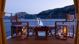 https://media.fraseryachts.com/Yachts/Y1969_KrB_MC/images/yachtfolio/galene-principle-cabin-balcony_190289-WvQtnyW5.jpg?vh=28c26d&w=310