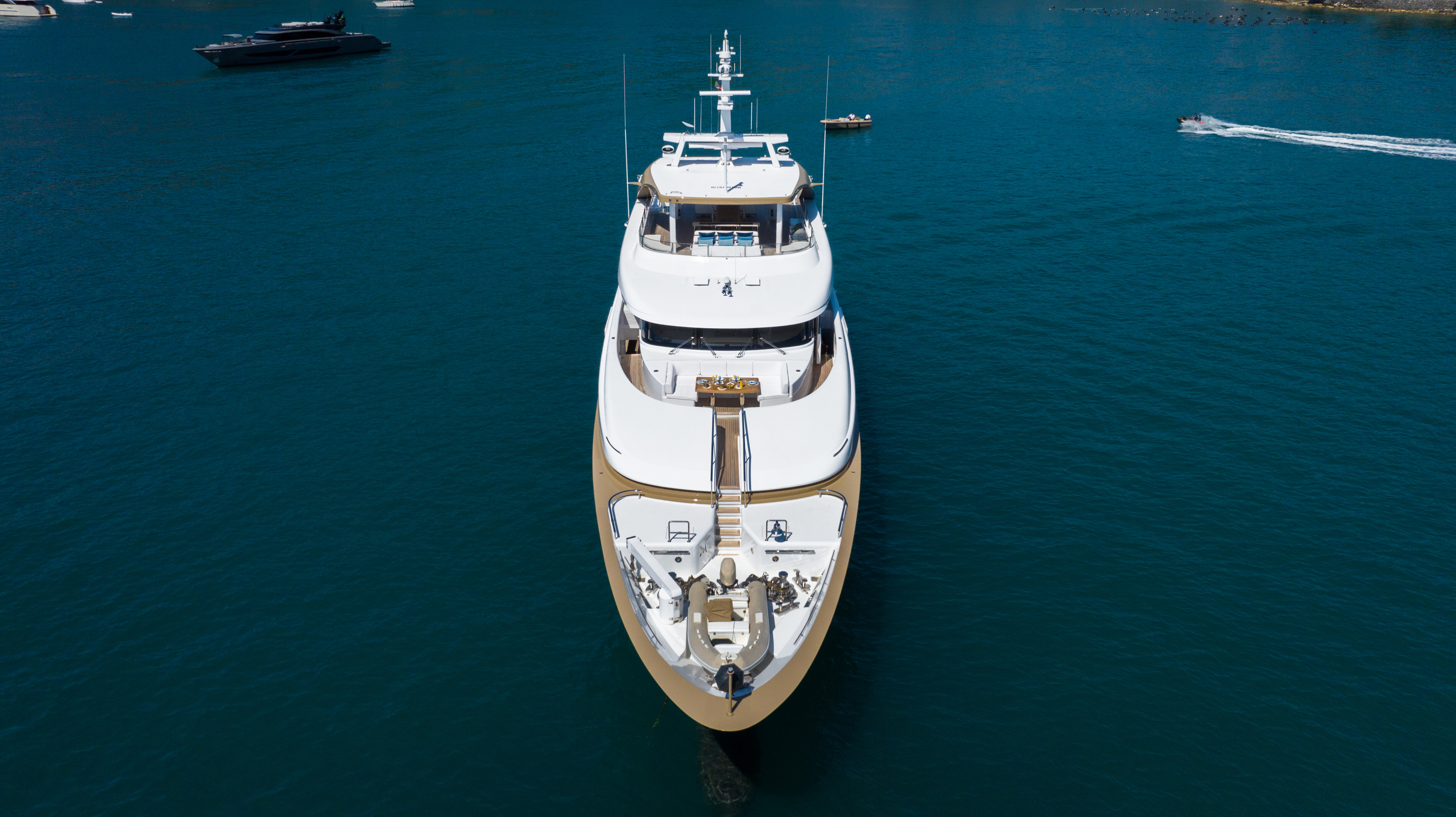PICK UP motor yacht for Sale by Fraser Yachts, built by SANLORENZO