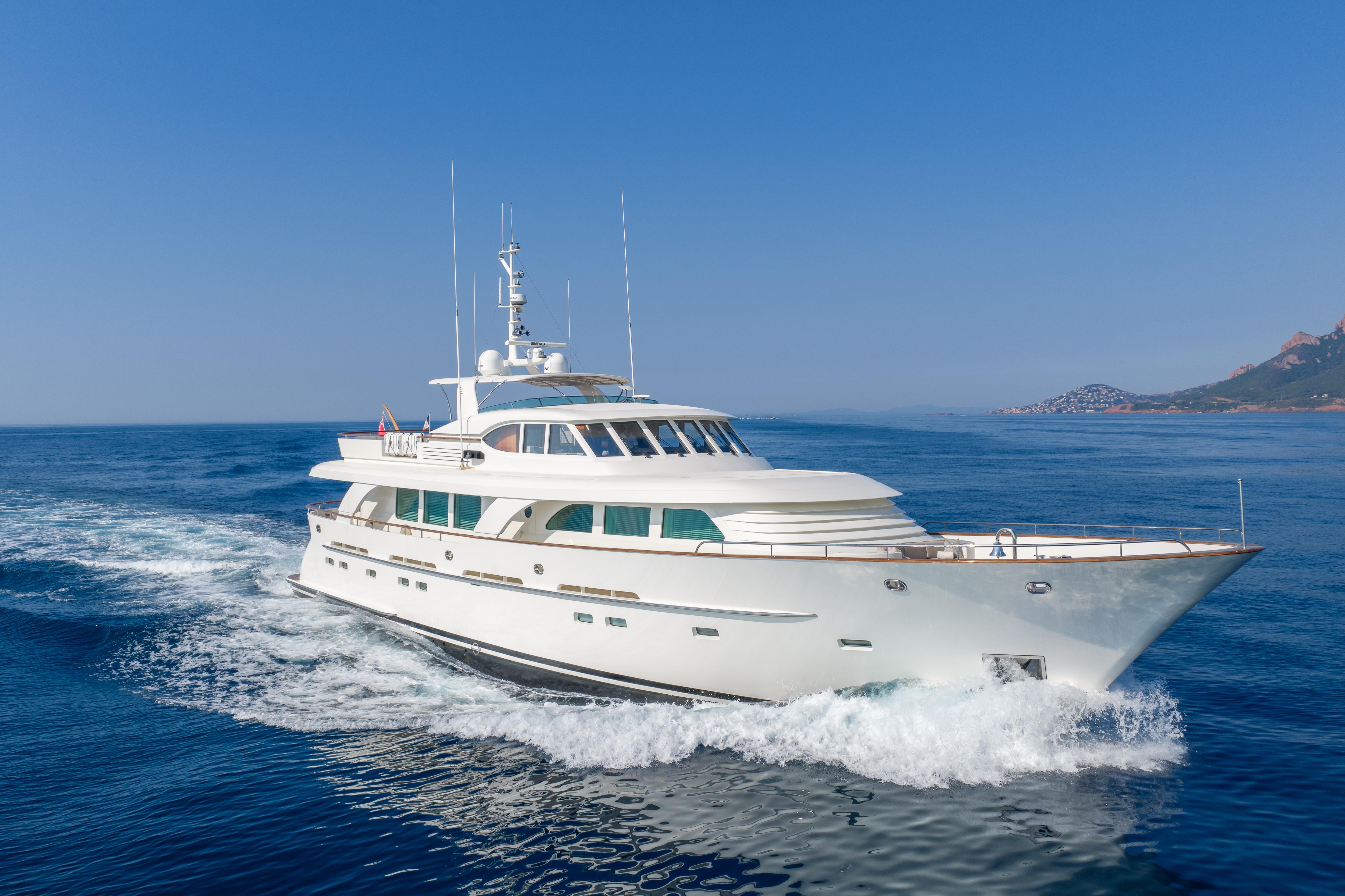 ORIZZONTE motor yacht for Sale & Charter by Fraser Yachts, built by VAHALI SHIPYARDS