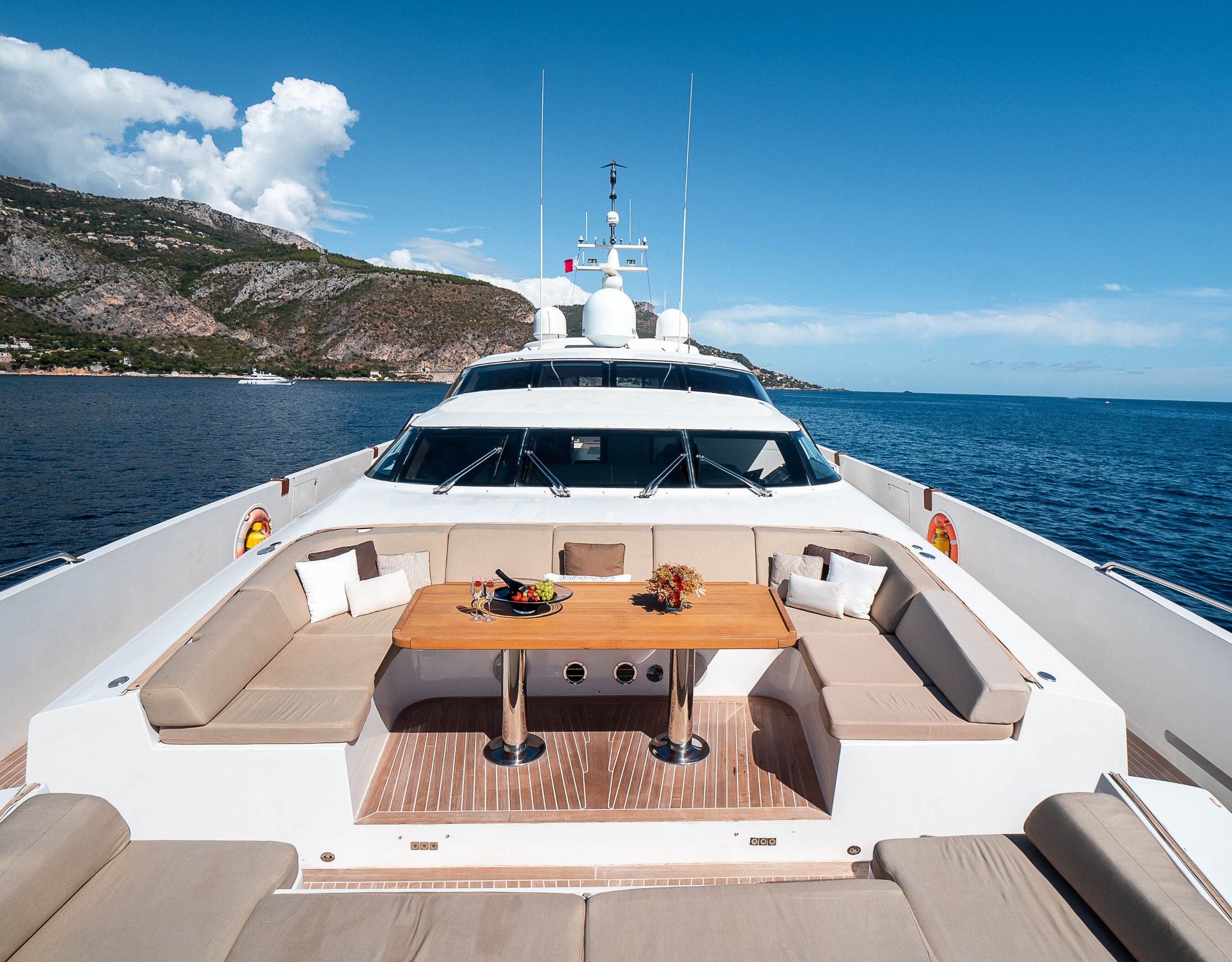 Aboard QUANTUM H a 131ft (40m) luxury motor yacht , built by TAMSEN YACHTS in 2008