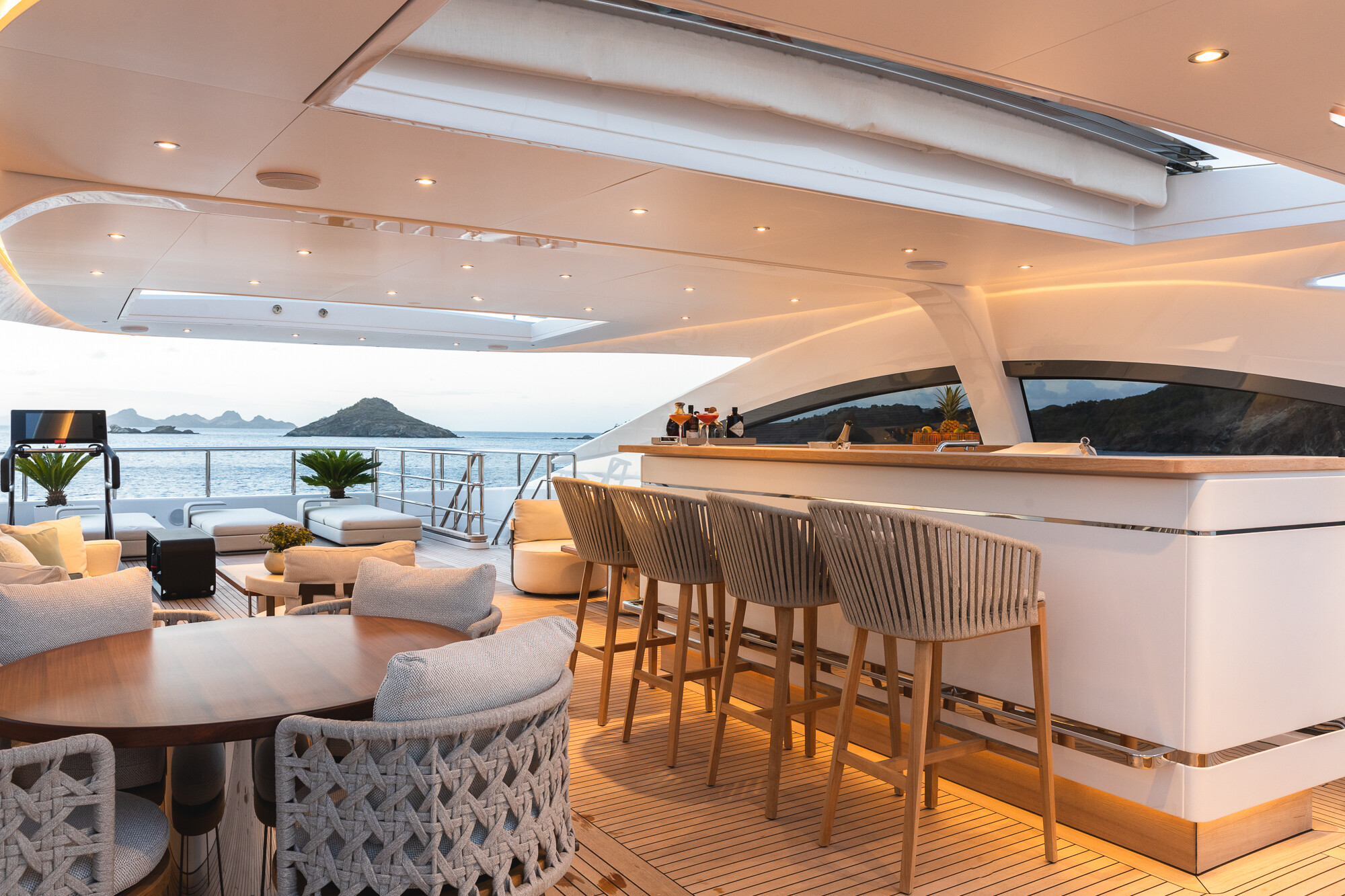 Aboard FANTASEA a 164ft (50m) luxury motor yacht , built by BENETTI in 2023
