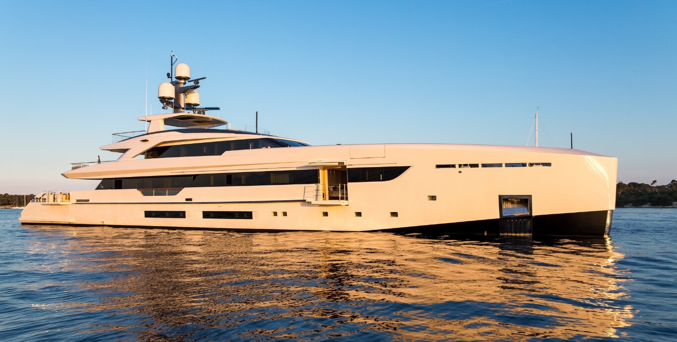 Aboard VERTIGE a 164ft (50m) luxury motor yacht , built by TANKOA YACHTS in 2017
