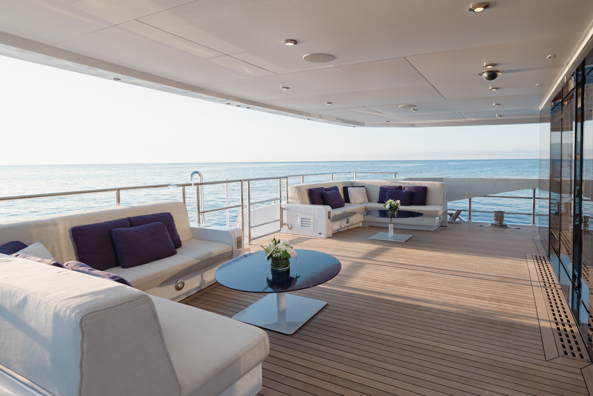 ELA_06_Main deck aft_CM_1 (Custom)_LR-dM8eXIcV.jpg