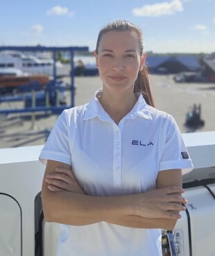 https://media.fraseryachts.com/Yachts/Y232192/images/yachtfolio/crew/326628-Cy10XbOT.jpg?vh=f948a4&w=310
