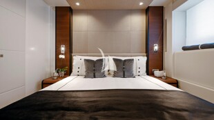 https://media.fraseryachts.com/Yachts/Y232192/images/yachtfolio/ela-guest-stateroom_326509-LkHSAQwU.jpg?vh=236ade&w=310